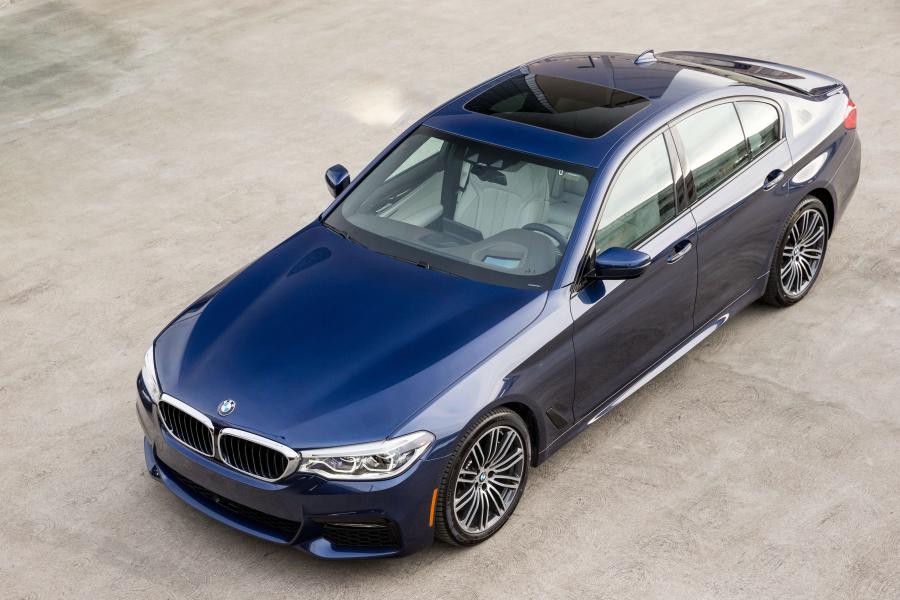  BMW 540i Sedan M Sport 2017 года  (NA) (фото 14 из 23)